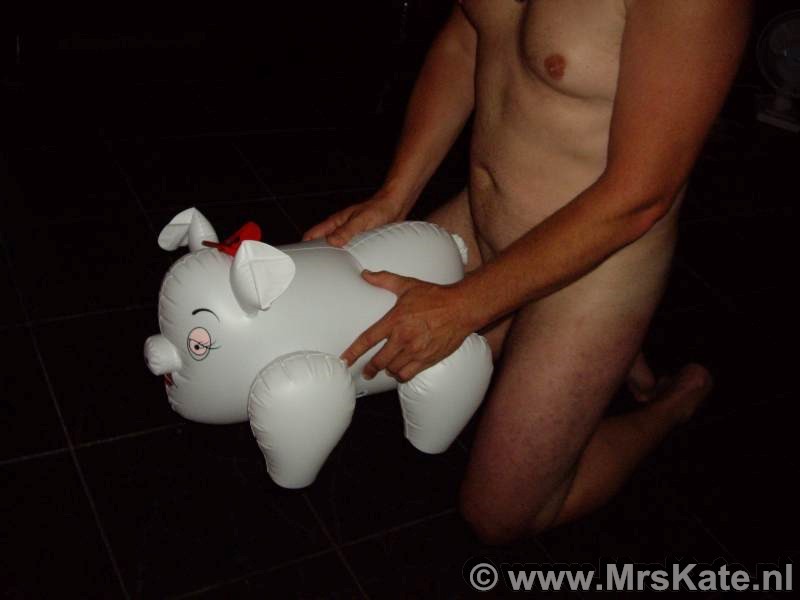 vernedering humiliation Mrs Kate The Hague Den Haag